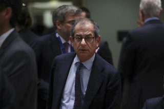 Κάντε ό,τι σας λέμε, αλλιώς…
