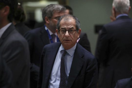 Κάντε ό,τι σας λέμε, αλλιώς…