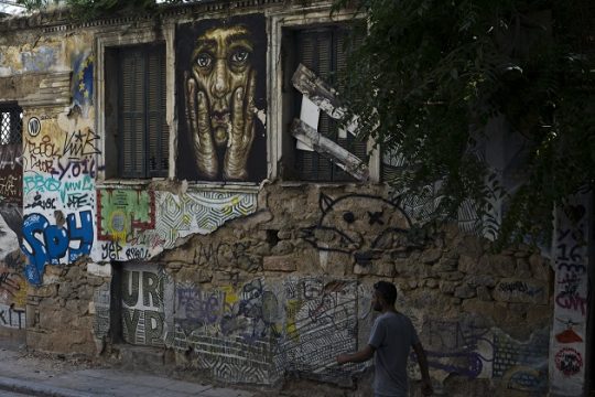 Κριτική, ύβρις, χυδαιότητα