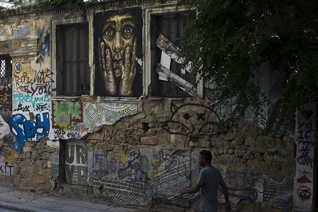 Κριτική, ύβρις, χυδαιότητα