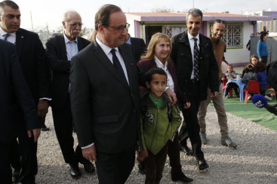Μήνυμα Ολάντ για το προσφυγικό απ’ τον Ελαιώνα