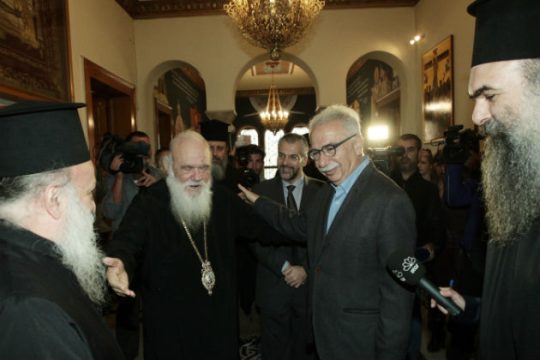 Κυβερνητική δέσμευση για τα δικαιώματα των κληρικών