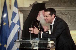 Ο βαλές, η ντάμα και ο… αρχιεπίσκοπος