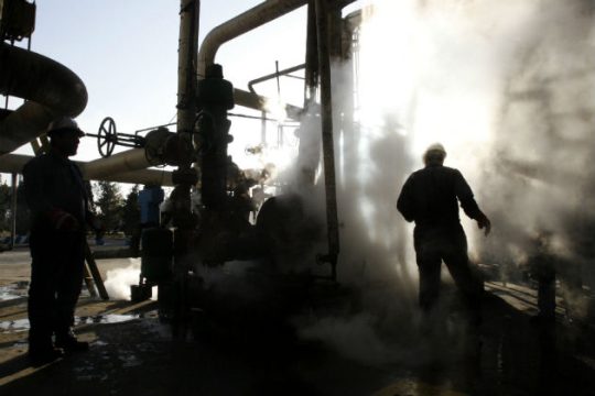 Ο Τραμπ «πνίγει» το Ιράν με πλήρη επαναφορά των κυρώσεων