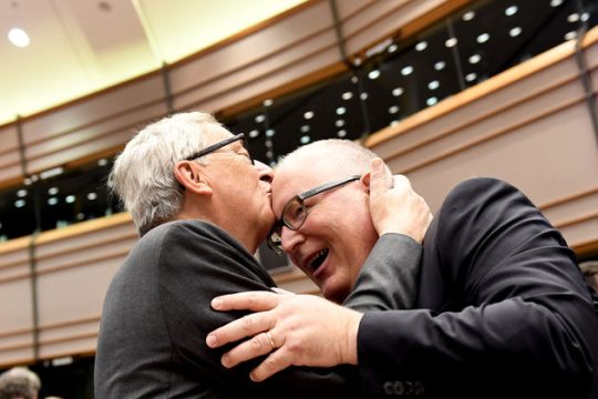 Μοναδικός υποψήφιος αντι-Γιούνκερ ο Τίμερμανς