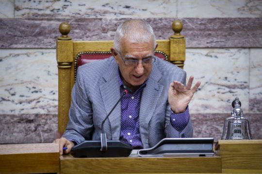Με ποια στοιχεία καταγγέλλει «δολοφονία του Κατσίφα» η Βουλή;