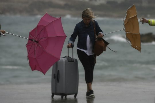 Εξασθενεί η «Πηνελόπη», ομαλοποιούνται οι ακτοπλοϊκές συγκοινωνίες