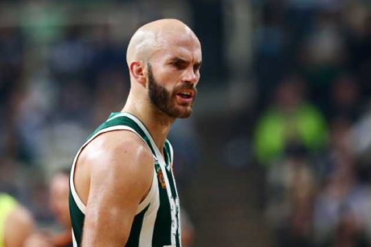 Μου έπεσαν τα μαλλιά και… την πάτησα