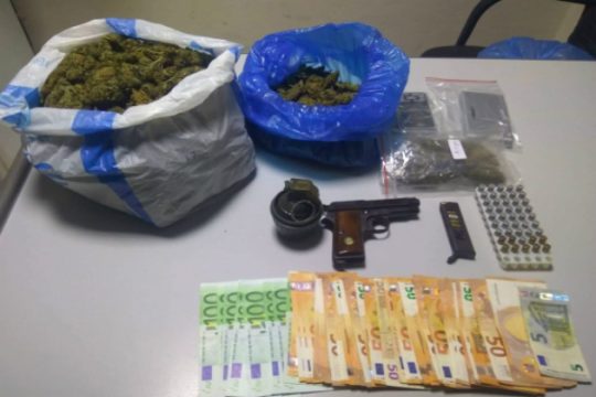 Χανιά: Συνελήφθησαν δύο άτομα με πάνω από ένα κιλό κάνναβης