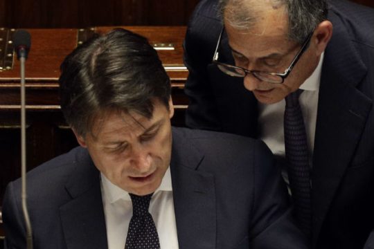 «Καμπανάκι» χτυπά η Τράπεζα της Ιταλίας για την οικονομία της χώρας