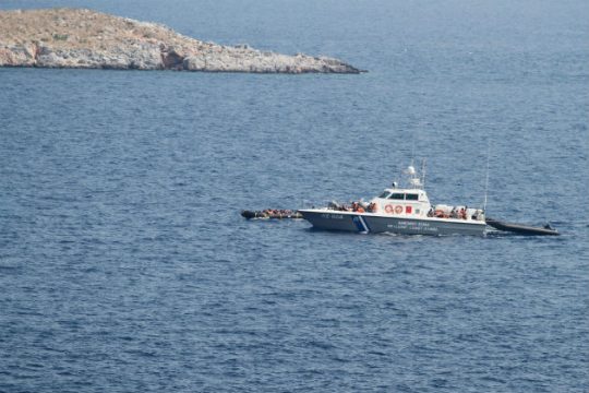 Σύλληψη διακινητών μεταναστών στη Νεάπολη Βοιών
