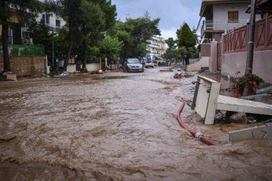 Μελέτες για πέντε αντιπλημμυρικά έργα στην Αττική