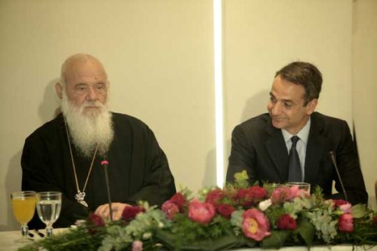 Τα πάντα θυσία στη μικροπολιτική