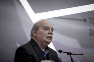 Καυτός Φεβρουάριος για Σύνταγμα και Πρέσπες