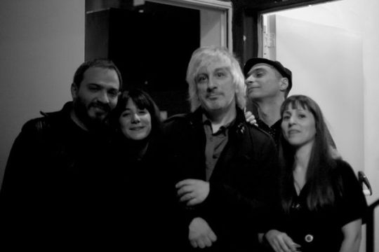«Trouble and Desire» με εκλεκτούς καλεσμένους