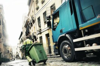 Αυτοδίκαιη παράταση συμβάσεων στην καθαριότητα των Δήμων