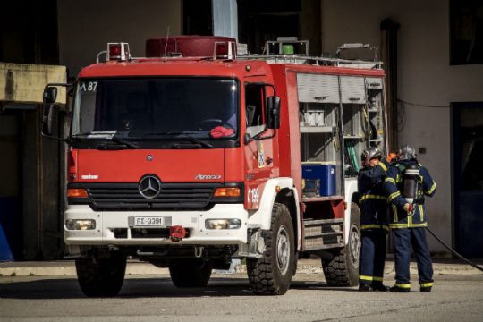 Μια νεκρή από πυρκαγιά σε μονοκατοικία στο Δήλεσι