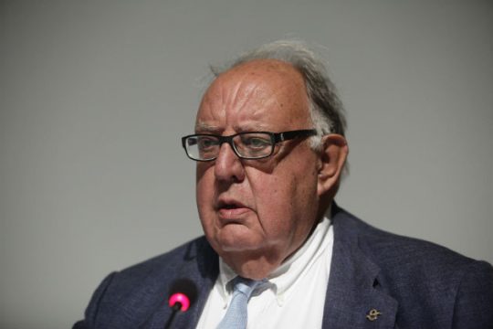 Ο Πάγκαλος πήρε τ’ όπλο του…