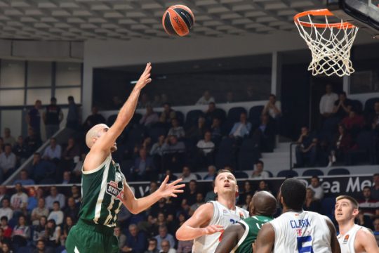 Πάτησε γκάζι στο τέλος