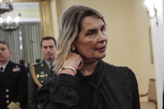 Αποδοκιμασίες κατά Παπακώστα και απάντηση της υφυπουργού