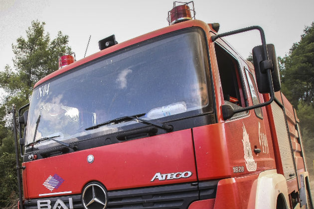 Νεκρός από πυρκαγιά σε παραπήγματα στο Μενίδι
