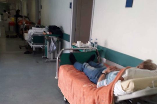 «Δεν προλαβαίνουμε να αδειάσουμε τα ράντζα από τους διαδρόμους στο Αττικό»