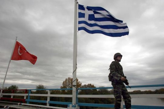 Μπαίνουν στην πόλη οι οχτροί!