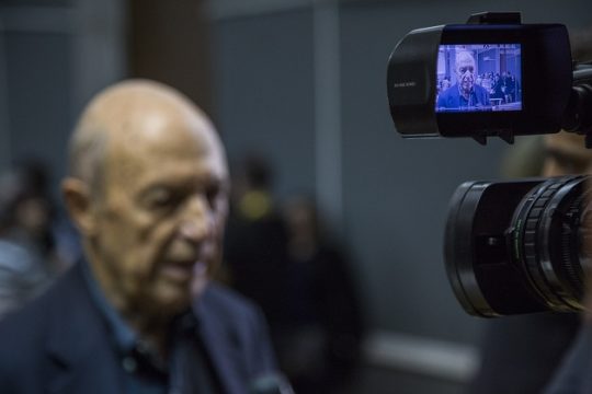 Άνοιγμα των τραπεζικών λογαριασμών του Σημίτη ζητούν οι αρχές