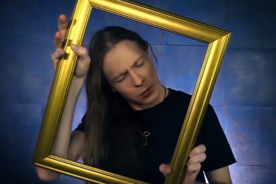 Threatin: Η «μπάντα» που κατάφερε να εκθέσει τη σύγχρονη μουσική βιομηχανία