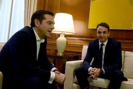 Σύγκρουση κυβέρνησης – αντιπολίτευσης για προσλήψεις και ανεργία