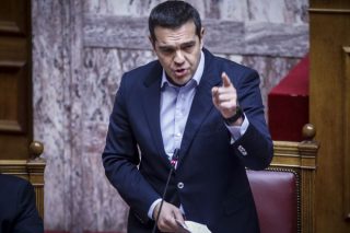 Πέρασαν… πανηγυρικά από τη Βουλή τα αναδρομικά