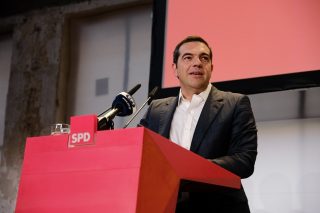 Αυτοκριτική και επανίδρυση