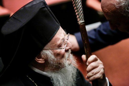 Μαίνεται ο «ιερός» πόλεμος Φαναρίου – Μόσχας
