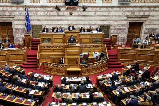 Ελαφρύνσεις για 250.000 μη μισθωτούς