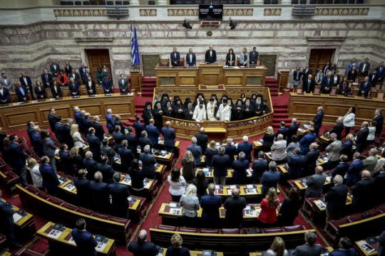 Αλλού Μεγάλη Παρασκευή κι αλλού έκαναν Ανάσταση