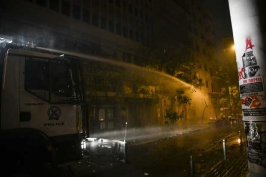 Παίζοντας με τη φωτιά