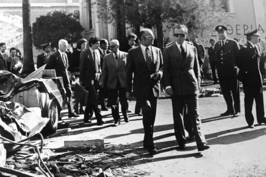 Βίαιοι, βρόμικοι, αναρχικοί