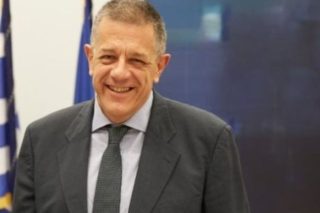 Νέα συνταγή με παλιά Δεξιά