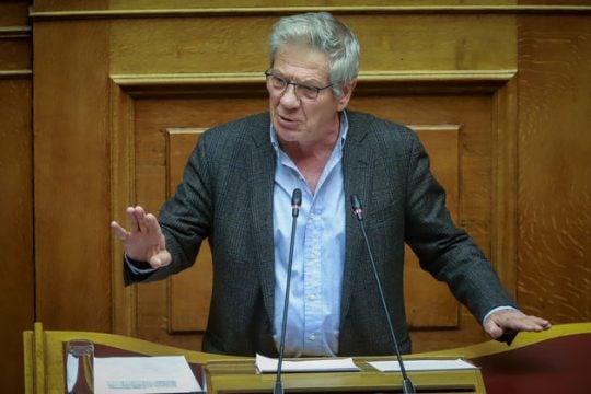 Σε υψηλούς τόνους συνεχίστηκε χθες η συζήτηση στη Βουλή