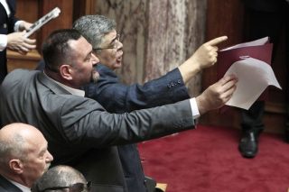 Μάταια καθυστερούν οι ναζιστές