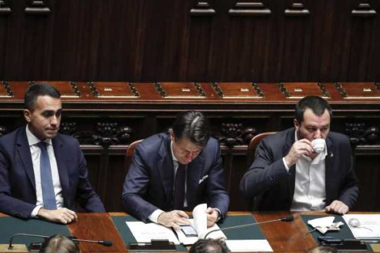 Βήματα συμβιβασμού Ρώμης – Βρυξελλών