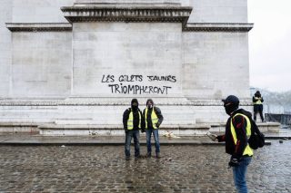 Ο «κίτρινος» εφιάλτης του Μακρόν