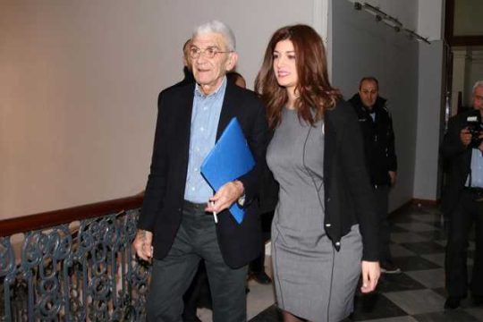 Διορία μέχρι τα Χριστούγεννα