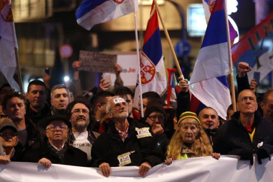 Μαζική διαδήλωση κατά του Βούτσιτς στο Βελιγράδι
