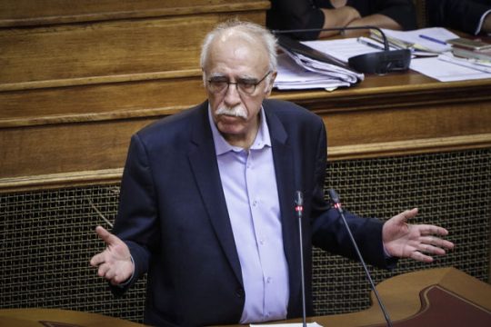 Το ΥΜΕΠΟ διαψεύδει τη Σπυράκη για τους νεκρούς από αναθυμιάσεις