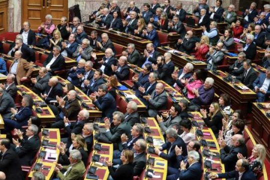 Εγκρίθηκε ο πρώτος μεταμνημονιακός προϋπολογισμός