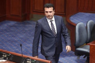 Η Μόσχα θα σεβαστεί τη συμφωνία, αλλά δεν θέλει την ΠΓΔΜ στο ΝΑΤΟ