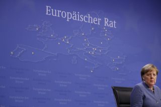 Η Μέρκελ έμεινε όρθια το 2018, το 2019 ποιος θα μείνει όρθιος;