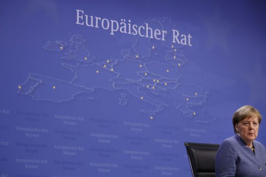 Η Μέρκελ έμεινε όρθια το 2018, το 2019 ποιος θα μείνει όρθιος;