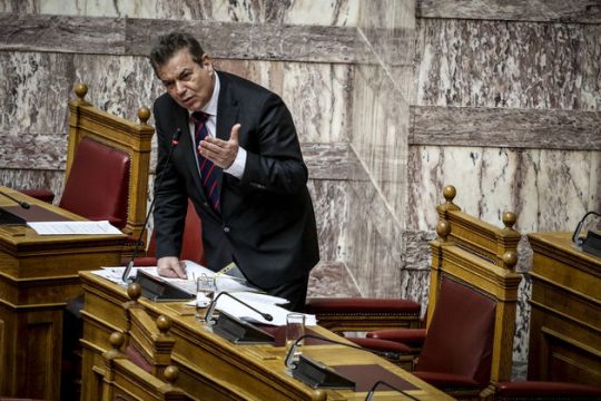 Τέλος στην ανασφάλιστη εργασία με αποδείξεις ή «τίτλους κτήσης»